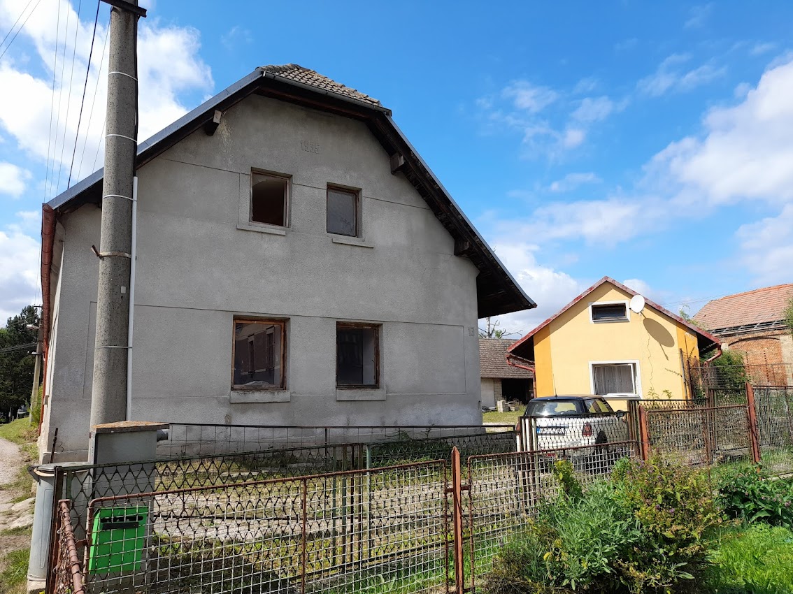 2 rodinné domy v obci Popovice u Jičína