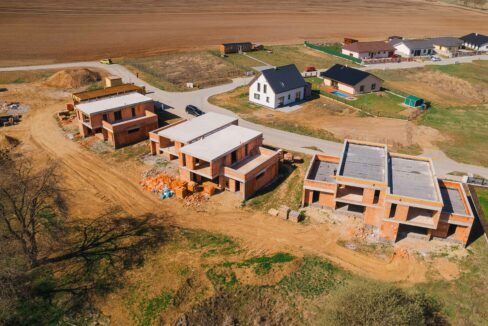 18_VASEK_BELIK-SVETLA-DRON-10_-_web