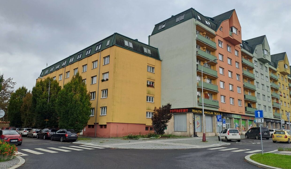 f90bf567-0a6e-43aa-b49d-34fbf89fe9e0