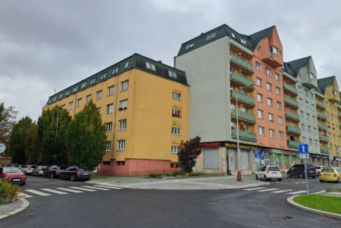 f90bf567-0a6e-43aa-b49d-34fbf89fe9e0