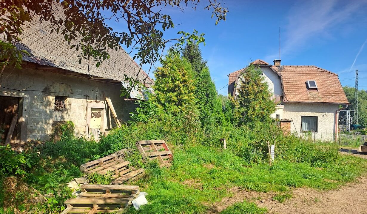 e4c18105-f4ec-4f83-b1ce-e79ef76b85ec